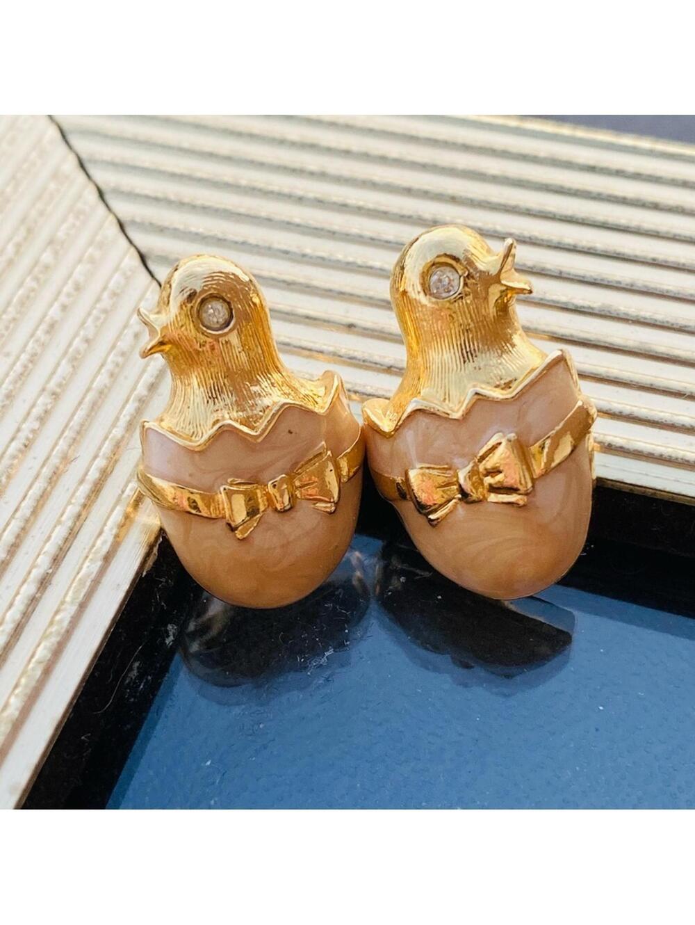 Vintage Avon Easter Chick Earrings 1992 Enamel Egg Novelty